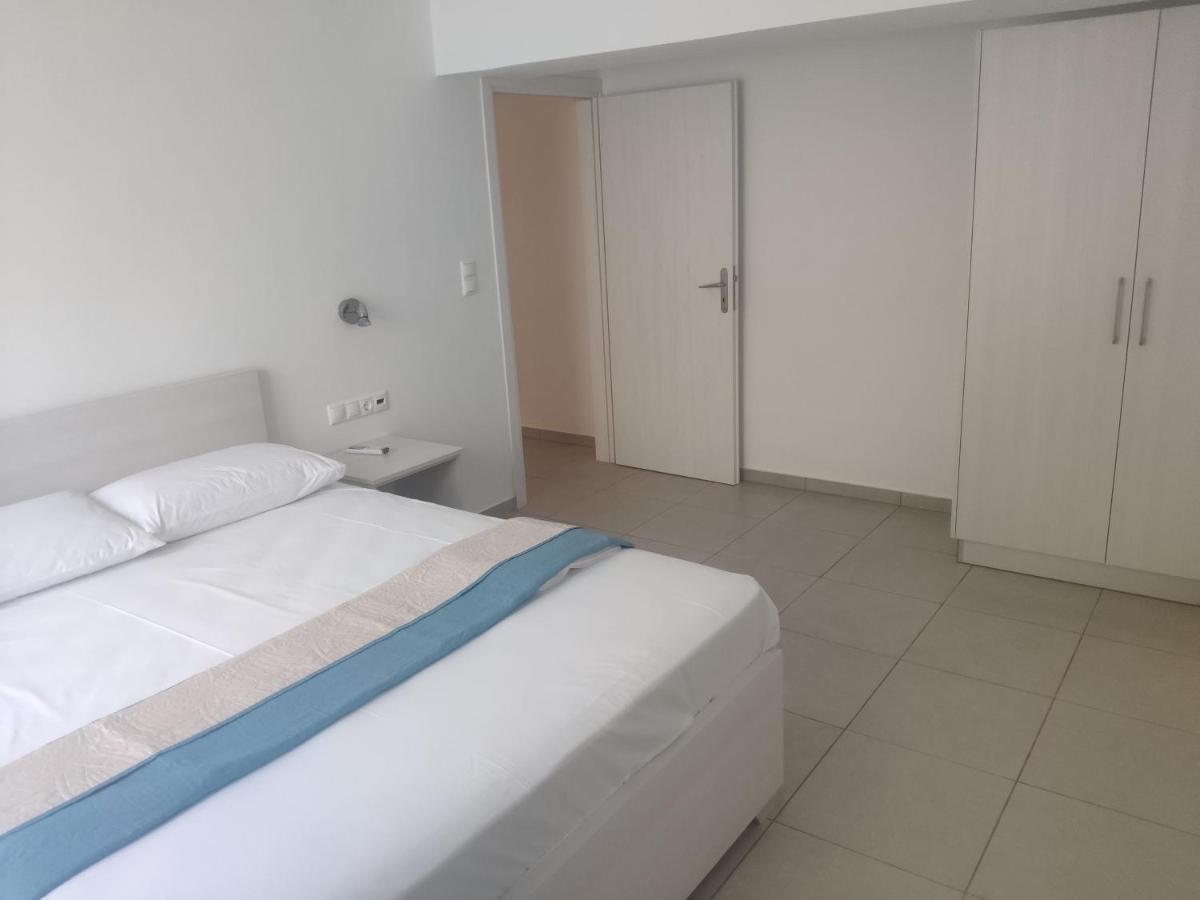 Alexia Rooms Palaiochora Exterior foto
