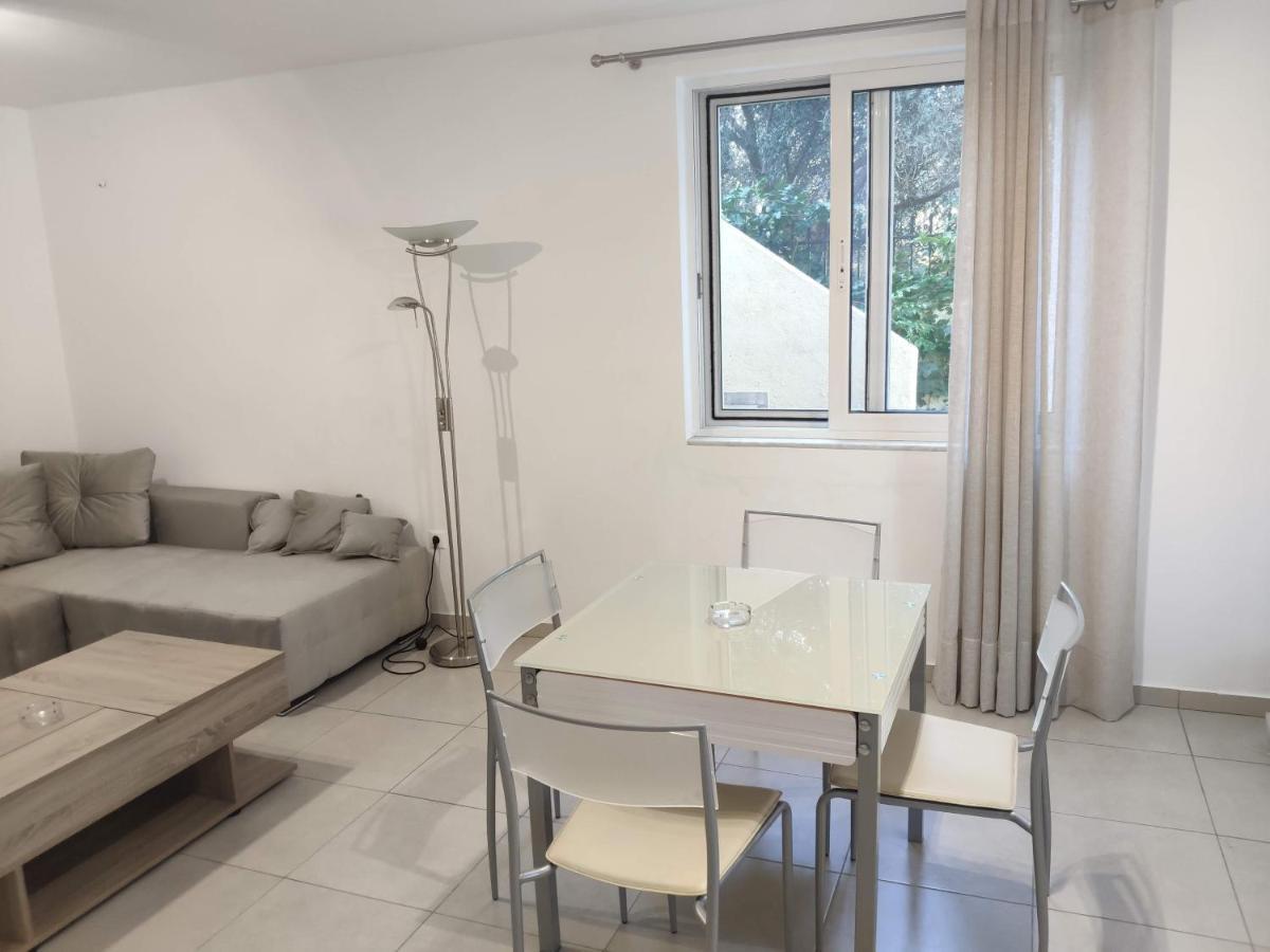 Alexia Rooms Palaiochora Exterior foto