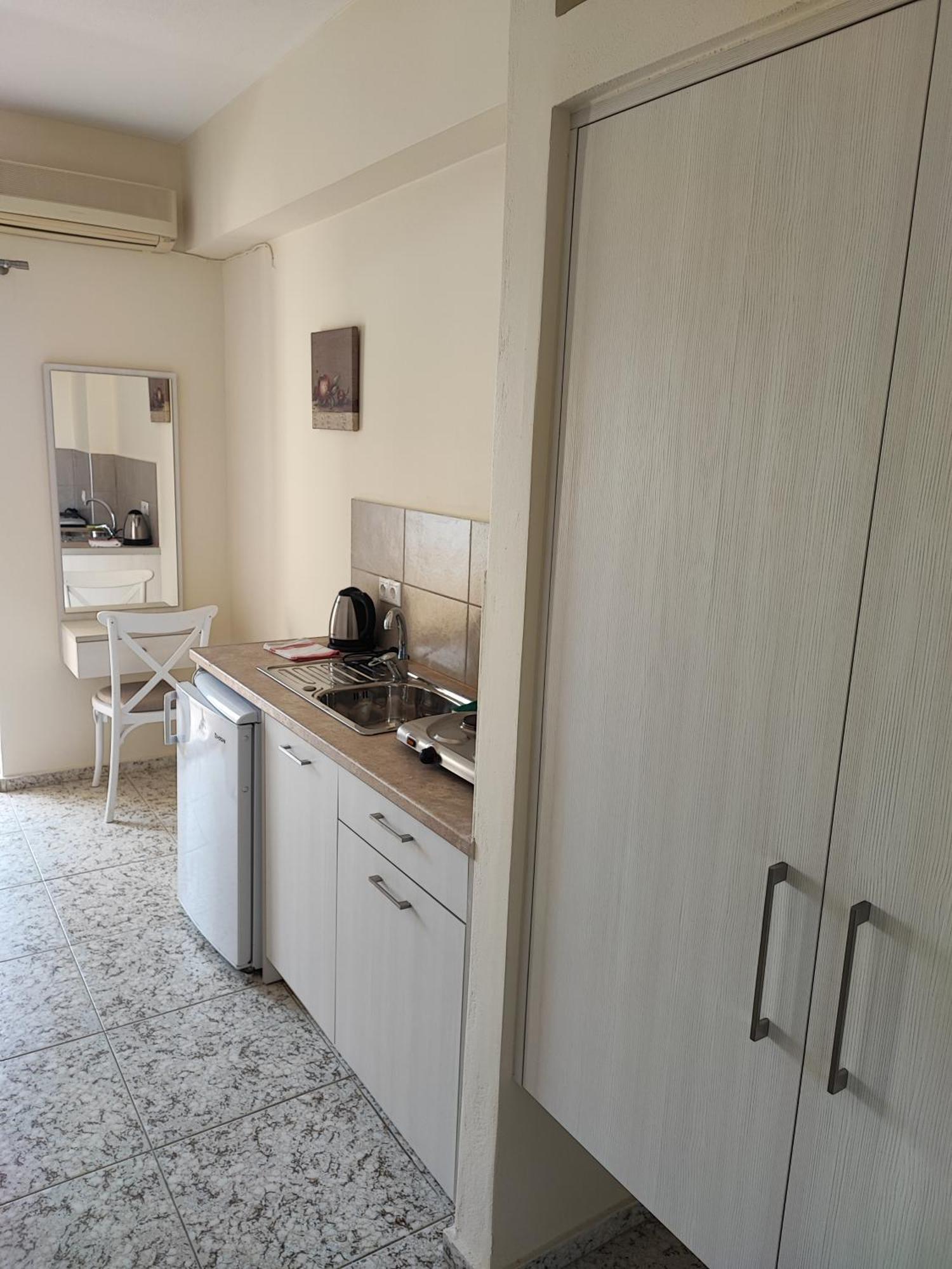 Alexia Rooms Palaiochora Cameră foto