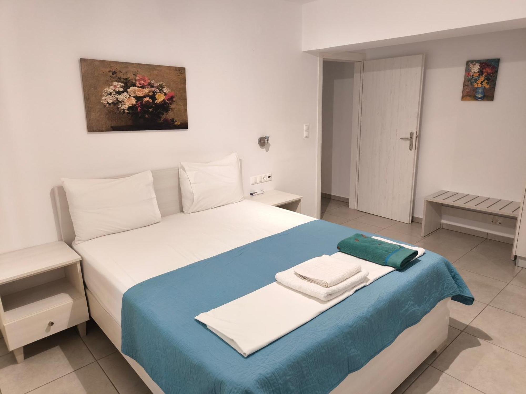 Alexia Rooms Palaiochora Exterior foto