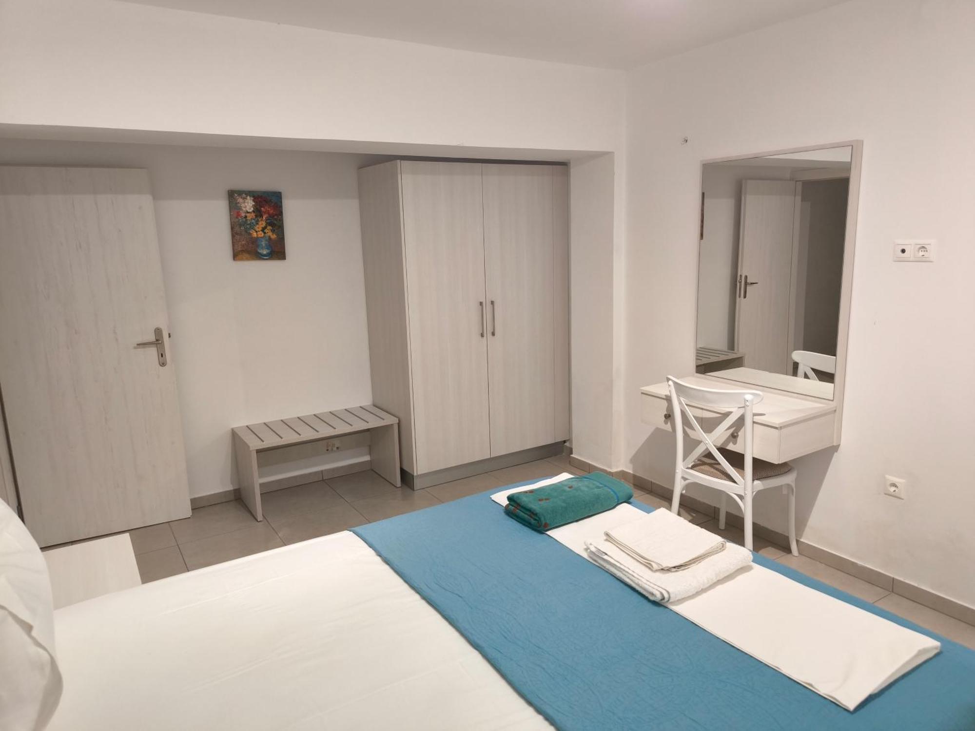 Alexia Rooms Palaiochora Exterior foto