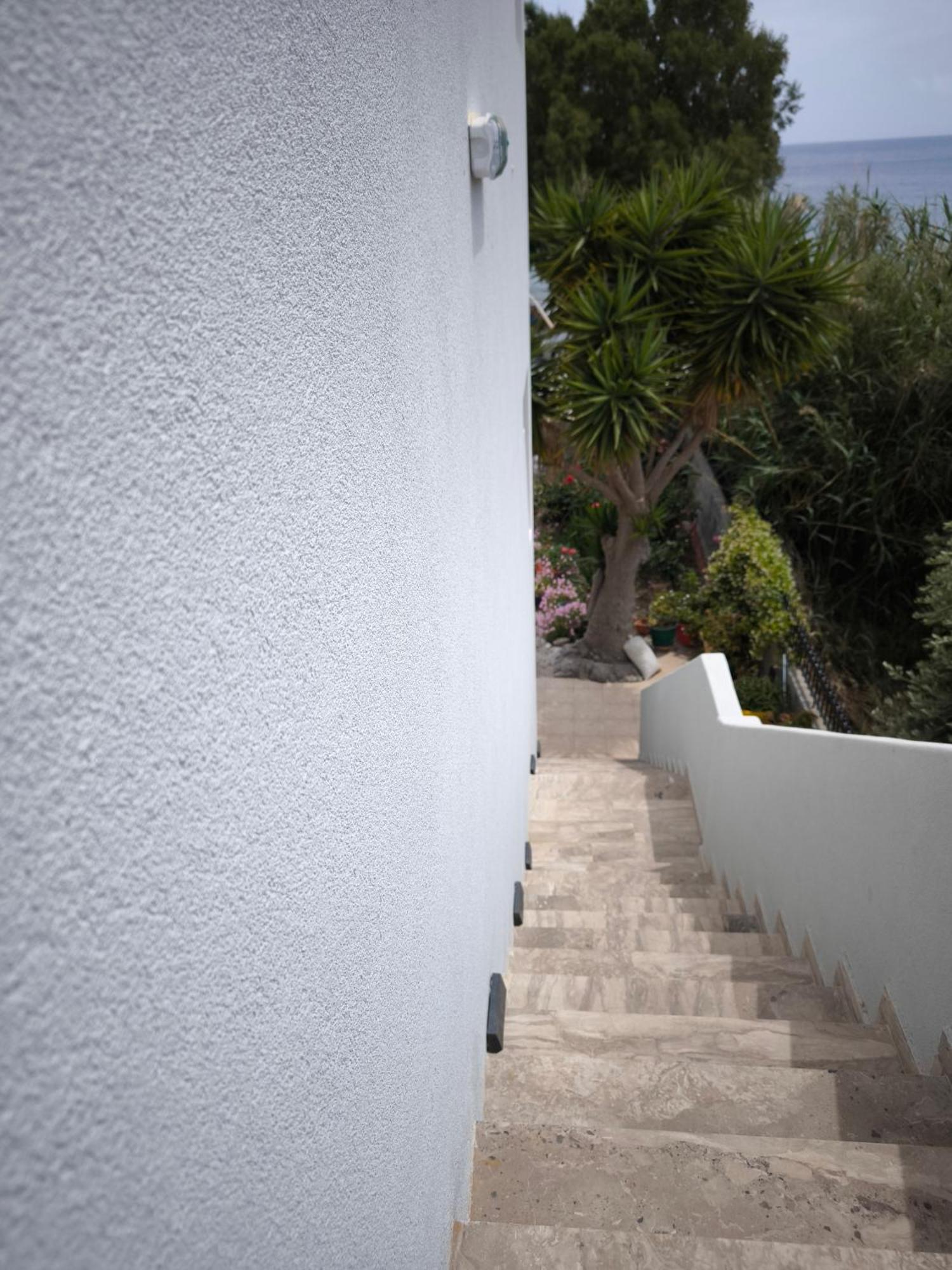 Alexia Rooms Palaiochora Exterior foto