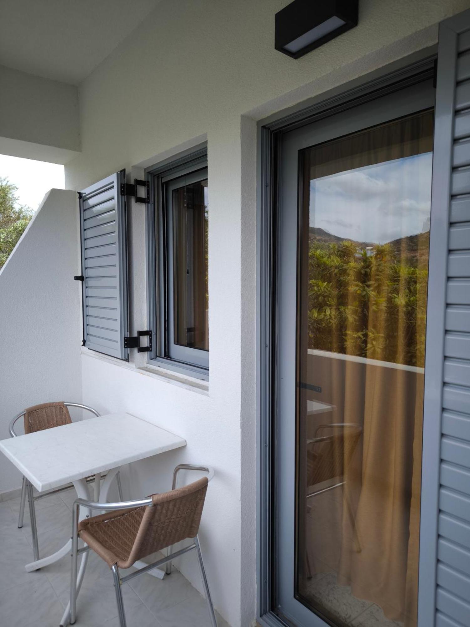 Alexia Rooms Palaiochora Exterior foto